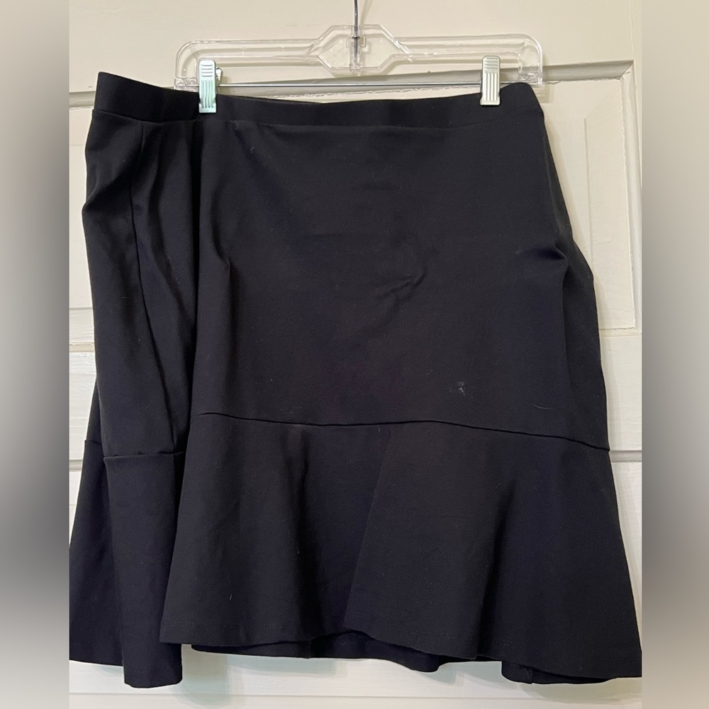 Loft Plus Black Tulip Hem skirt. Size 20.